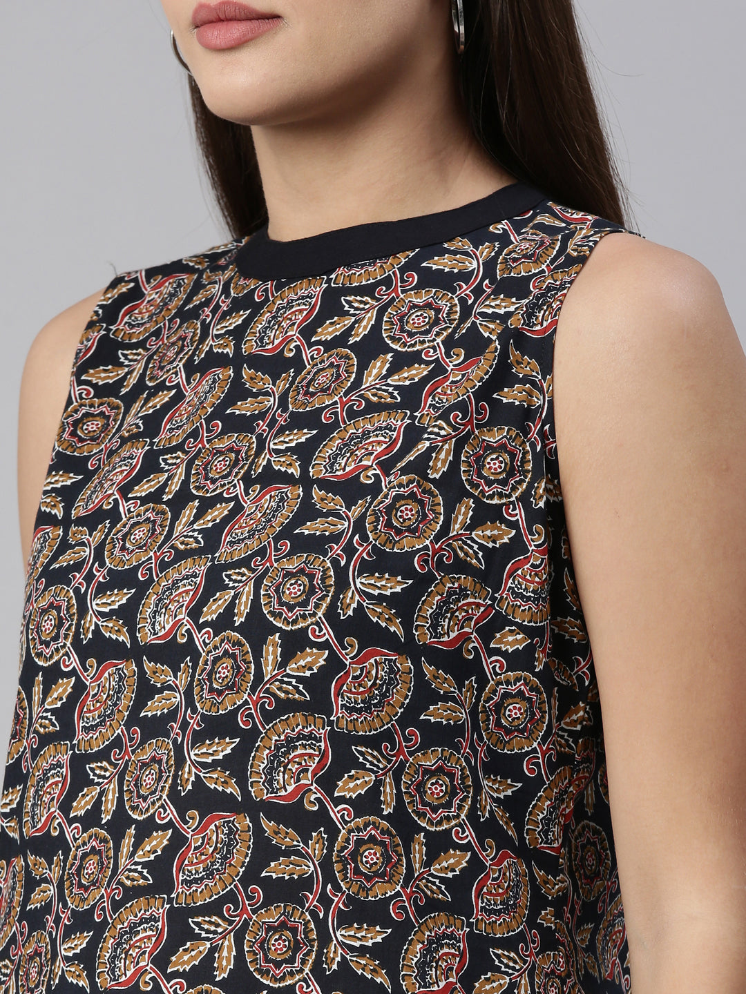 Womens Sleeveless Kurta